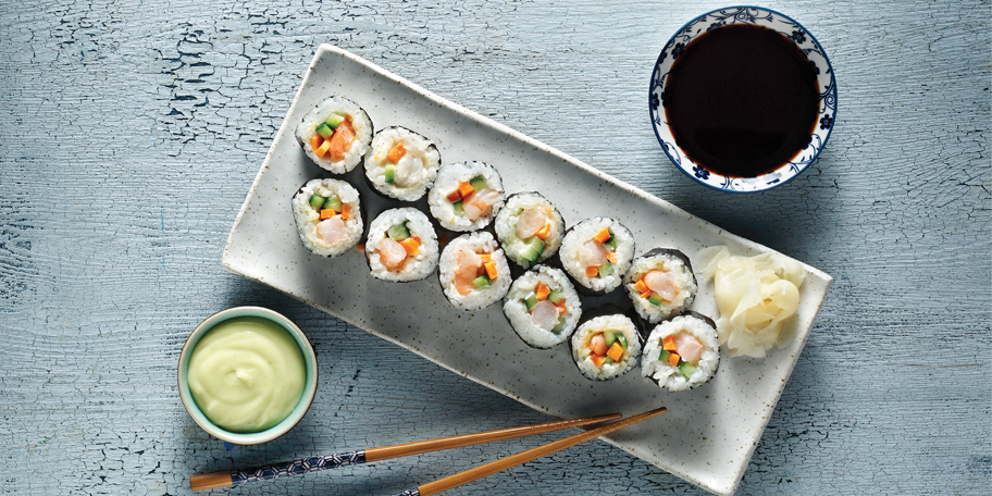 Maki rolls με γαρίδες, αγγούρι και μαγιονέζα wasabi